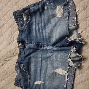 AERIE DENIM DESTROYED SHORTS SIZE LARGE